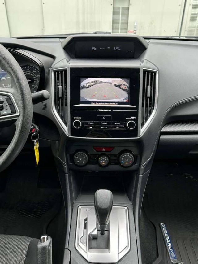 Subaru Impreza Vehicle Full-screen Gallery Image 13
