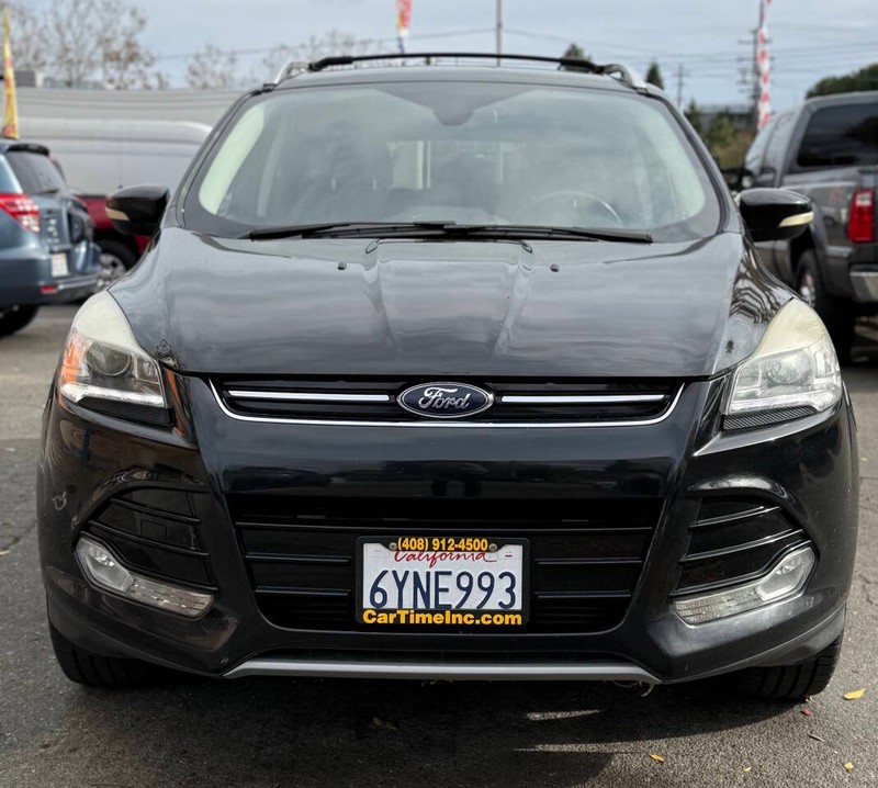 Ford Escape Vehicle Full-screen Gallery Image 02