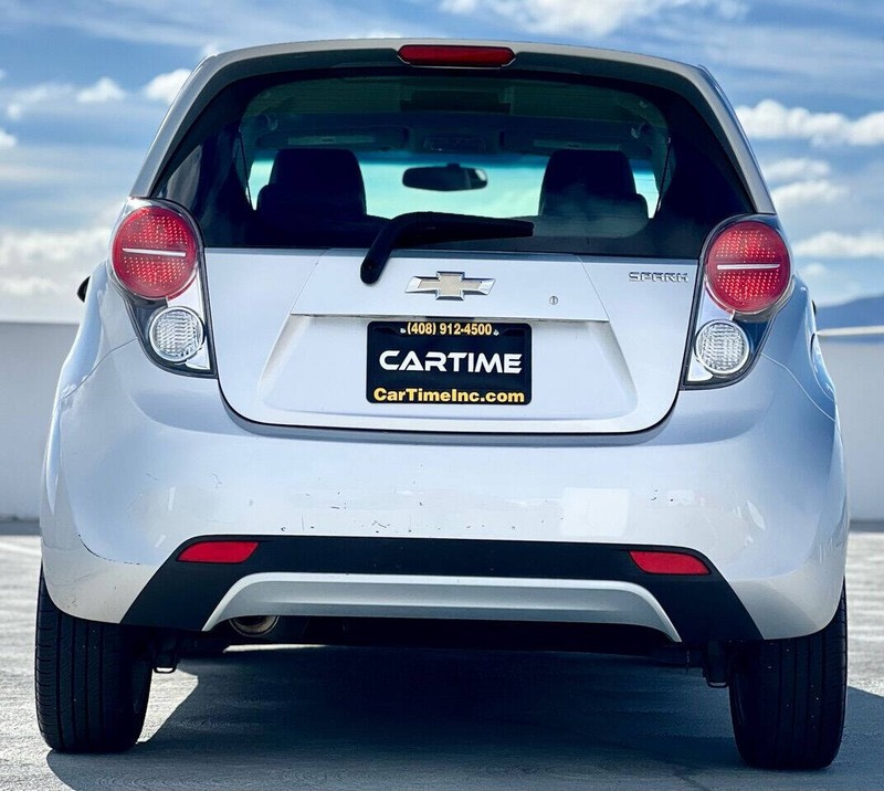 Chevrolet Spark Vehicle Full-screen Gallery Image 10
