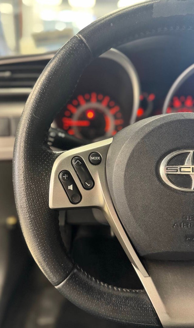 Scion tC Vehicle Full-screen Gallery Image 12