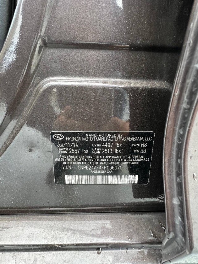 Hyundai Sonata Vehicle Full-screen Gallery Image 09