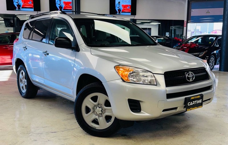Toyota RAV4 Vehicle Full-screen Gallery Image 04