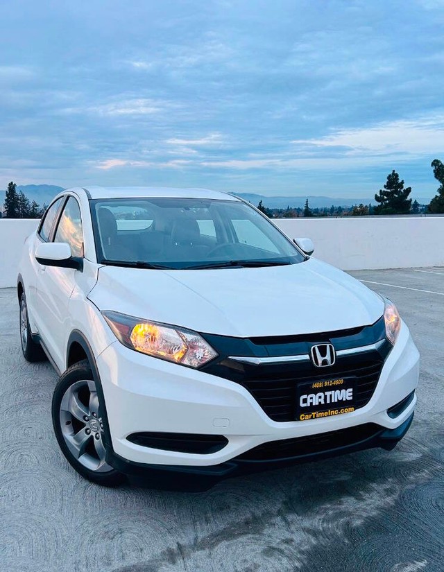 Honda HR-V Vehicle Full-screen Gallery Image 03