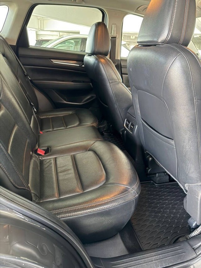 Mazda CX-5 Vehicle Full-screen Gallery Image 17