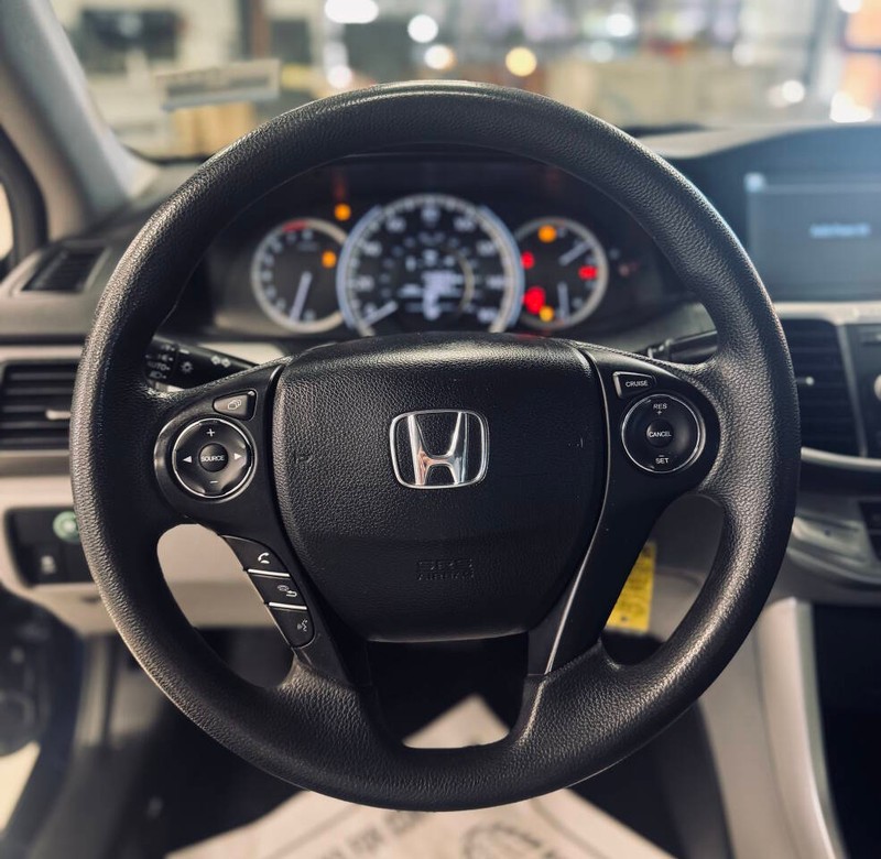 Honda Accord Sedan Vehicle Full-screen Gallery Image 07