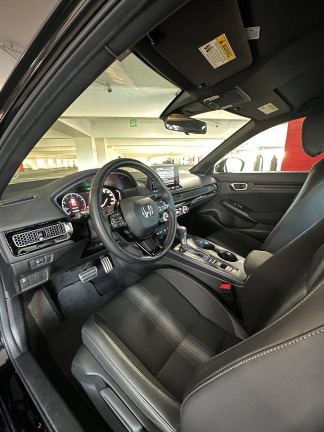 Honda Civic Sedan Vehicle Full-screen Gallery Image 12