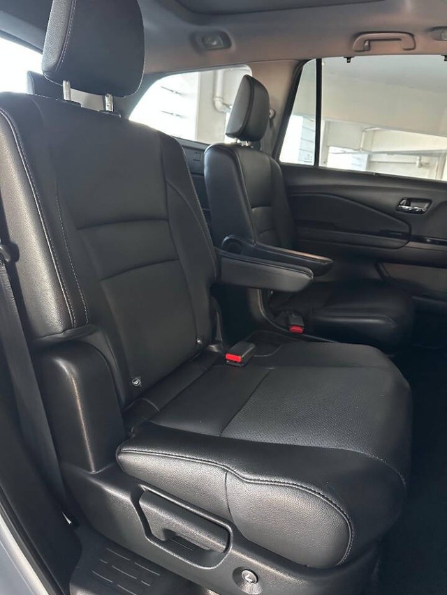 Honda Pilot Vehicle Full-screen Gallery Image 17