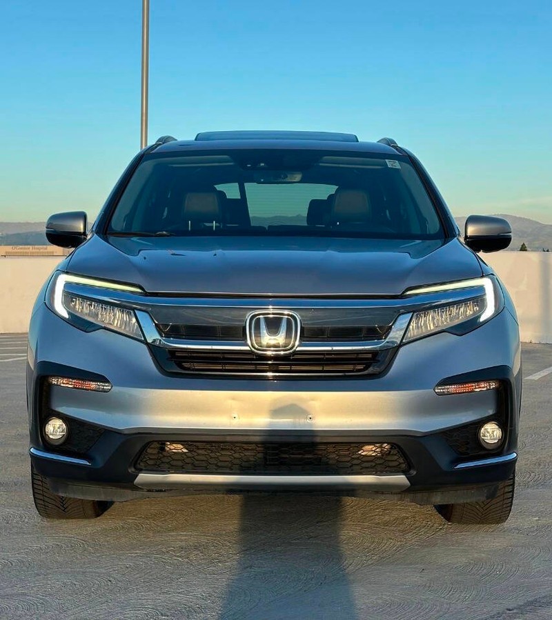 Honda Pilot Vehicle Full-screen Gallery Image 02