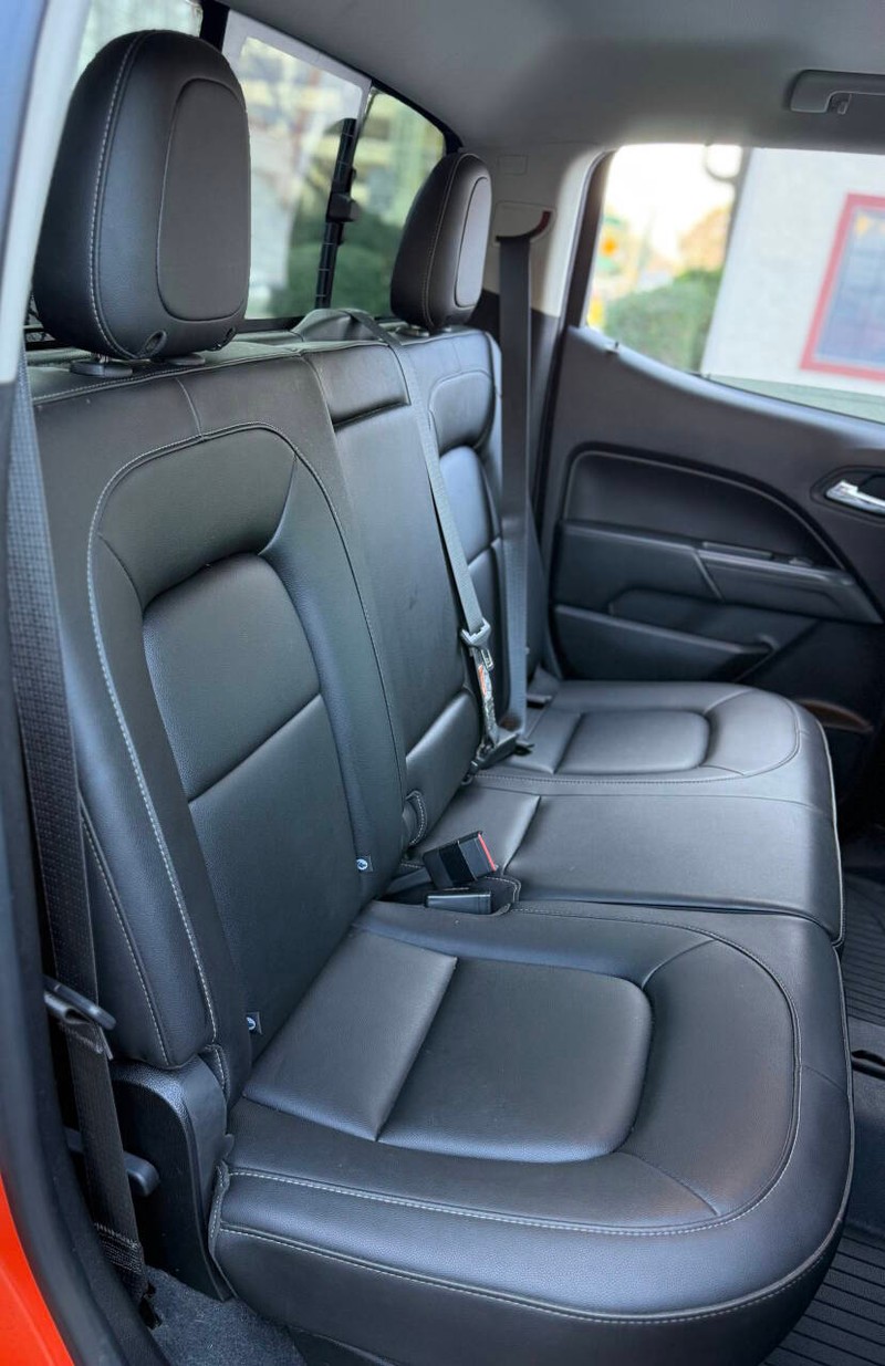 Chevrolet Colorado Vehicle Full-screen Gallery Image 15
