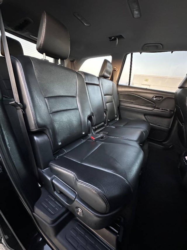 Honda Pilot Vehicle Full-screen Gallery Image 17