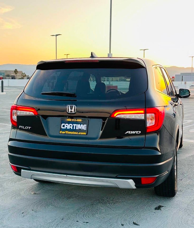 Honda Pilot Vehicle Full-screen Gallery Image 04