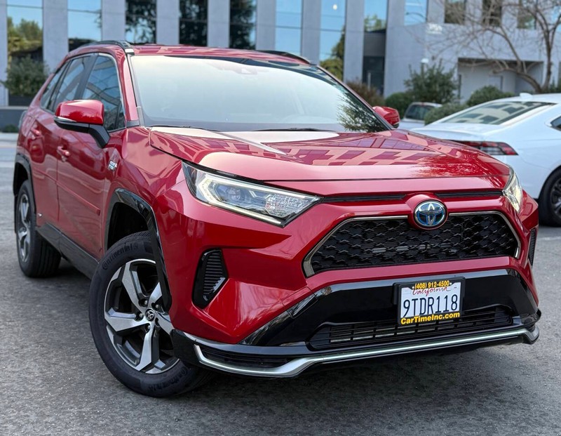 Toyota RAV4 Prime Vehicle Full-screen Gallery Image 03