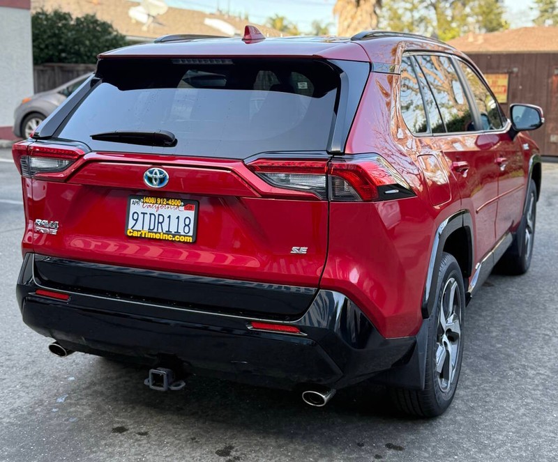Toyota RAV4 Prime Vehicle Full-screen Gallery Image 06