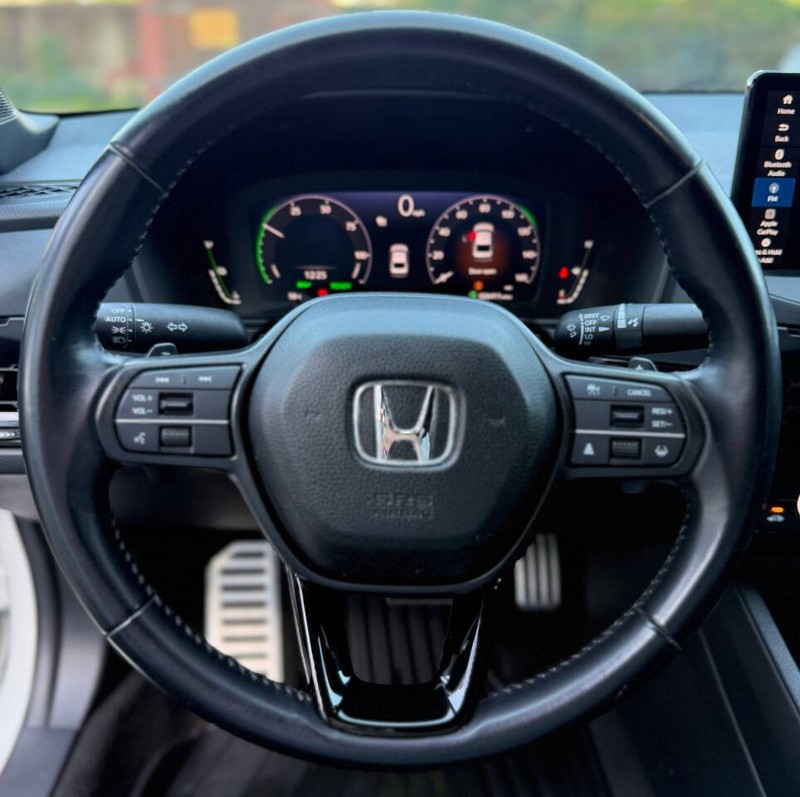 Honda Accord Hybrid Vehicle Full-screen Gallery Image 10