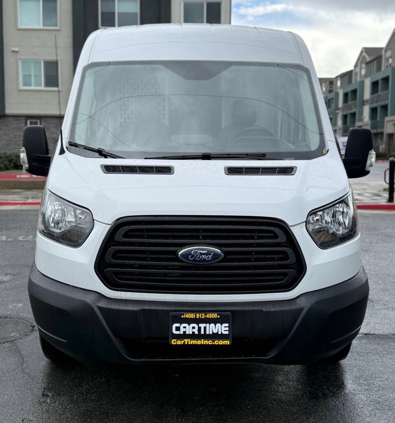 Ford Transit Van Vehicle Full-screen Gallery Image 03