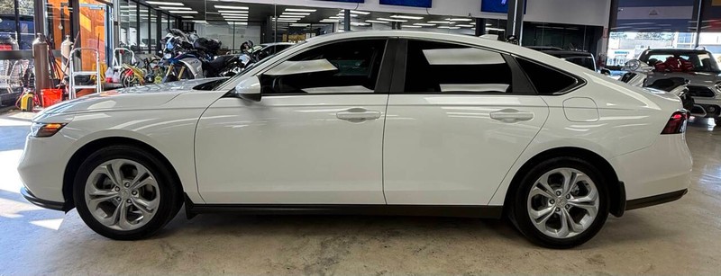 Honda Accord Sedan Vehicle Full-screen Gallery Image 04