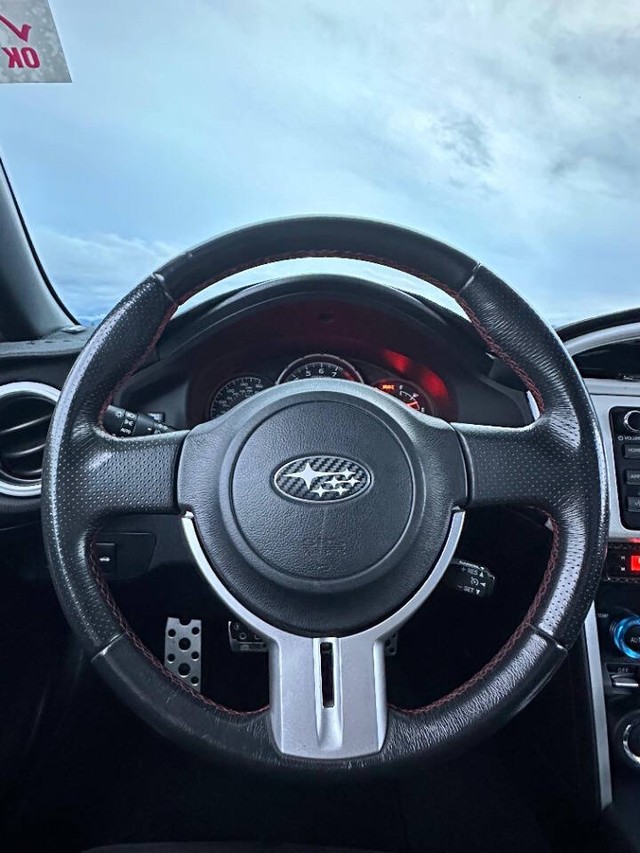 Subaru BRZ Vehicle Full-screen Gallery Image 12
