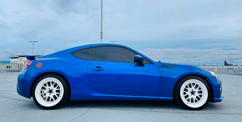 Subaru BRZ Vehicle Full-screen Gallery Image 08