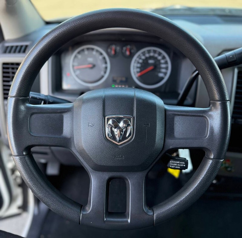 Dodge Ram 1500 Vehicle Full-screen Gallery Image 11