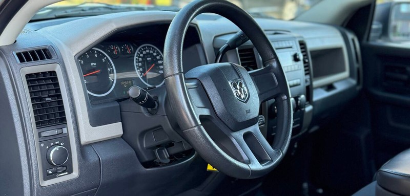 Dodge Ram 1500 Vehicle Full-screen Gallery Image 12