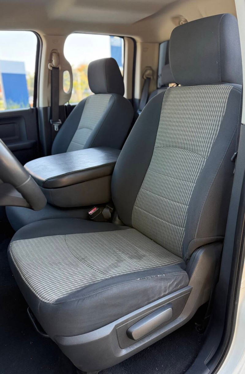 Dodge Ram 1500 Vehicle Full-screen Gallery Image 14
