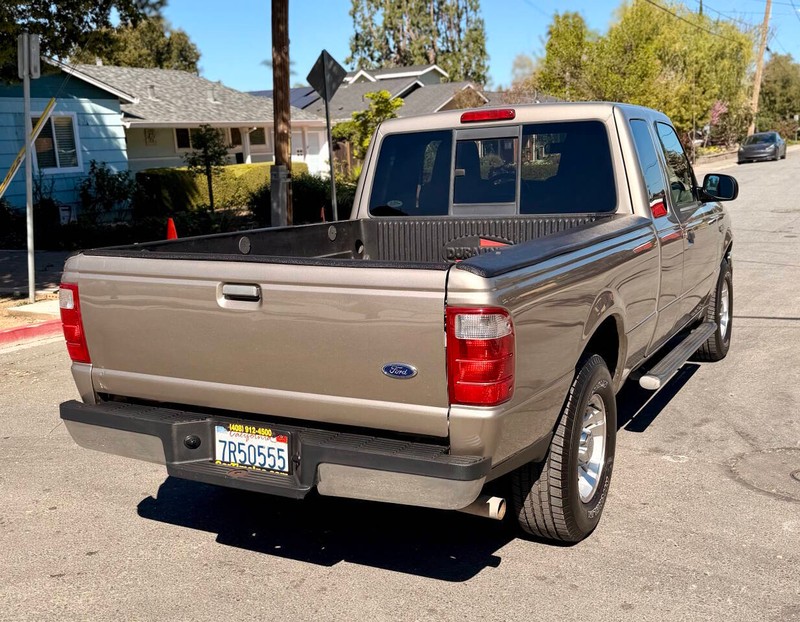 Ford Ranger Vehicle Full-screen Gallery Image 08