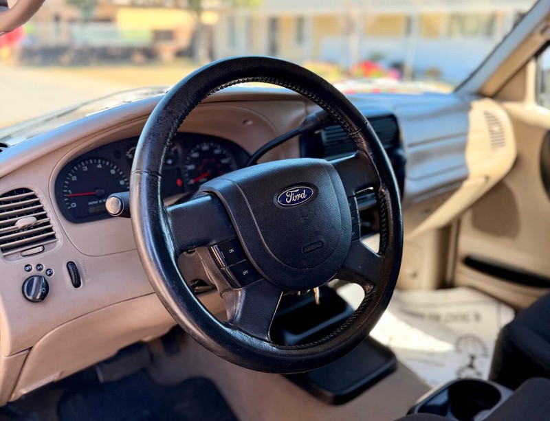 Ford Ranger Vehicle Full-screen Gallery Image 10