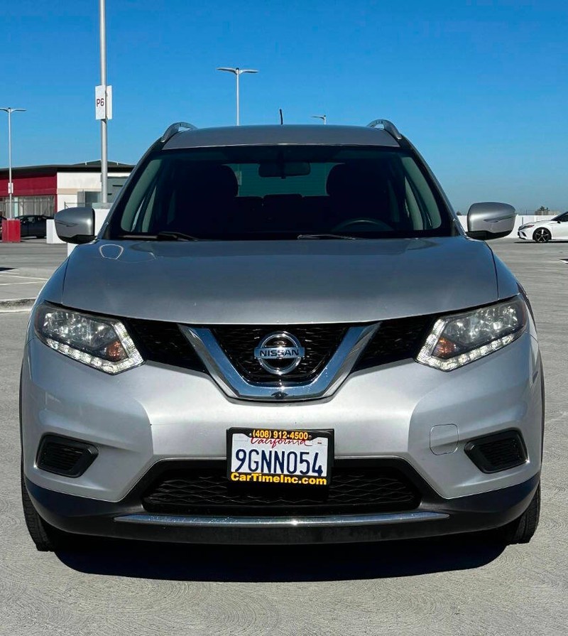 Nissan Rogue Vehicle Full-screen Gallery Image 02