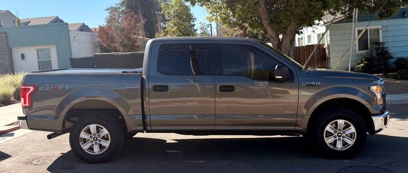 Ford F-150 Vehicle Full-screen Gallery Image 07