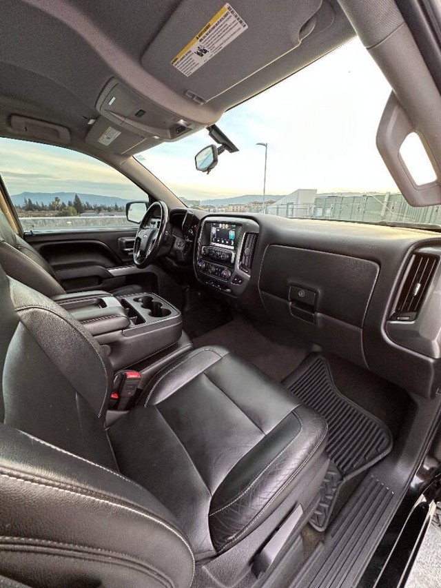 Chevrolet Silverado 1500 Vehicle Full-screen Gallery Image 14