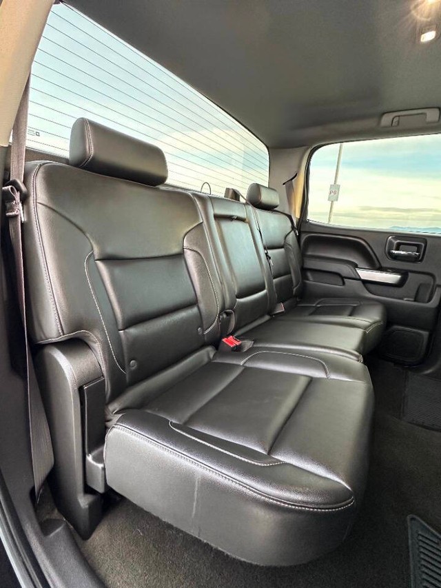 Chevrolet Silverado 1500 Vehicle Full-screen Gallery Image 15