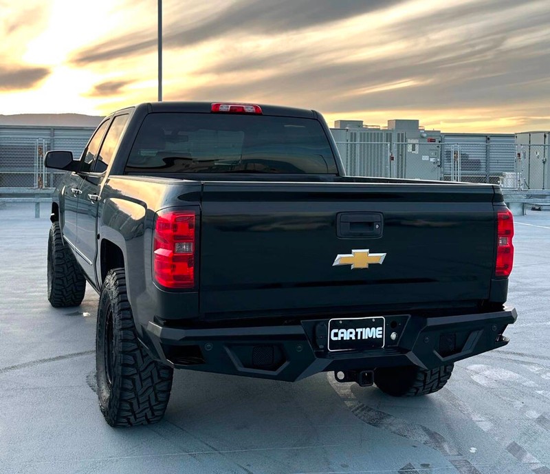 Chevrolet Silverado 1500 Vehicle Full-screen Gallery Image 05