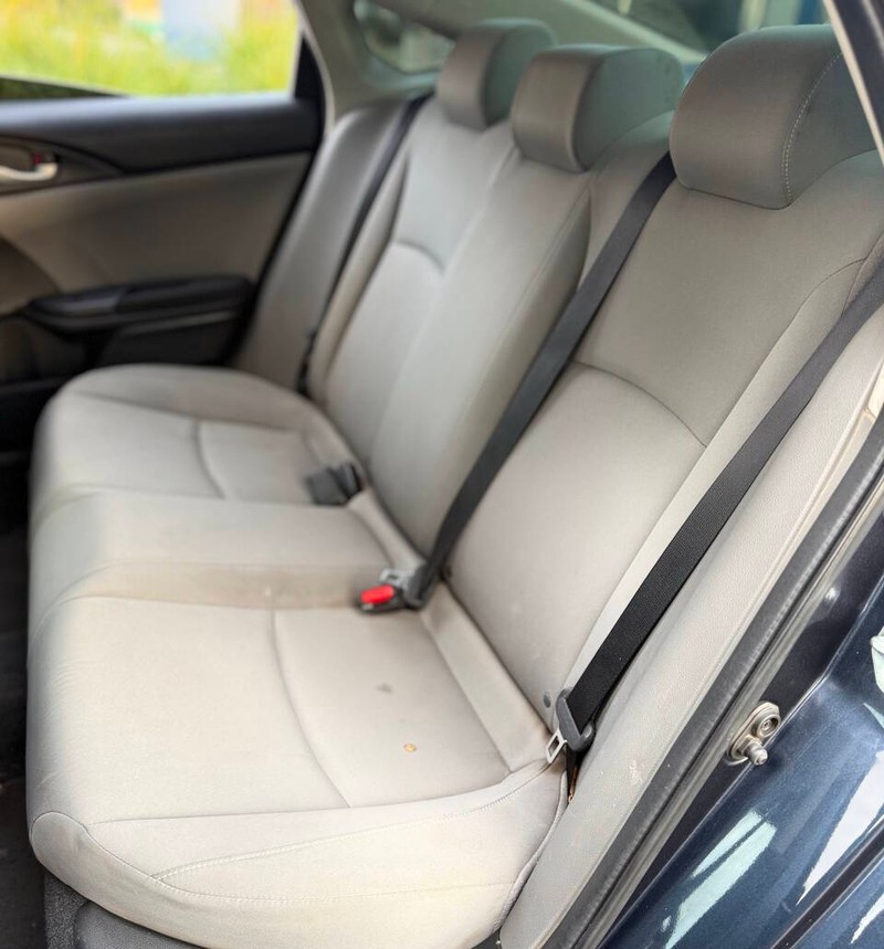 Honda Civic Sedan Vehicle Full-screen Gallery Image 15