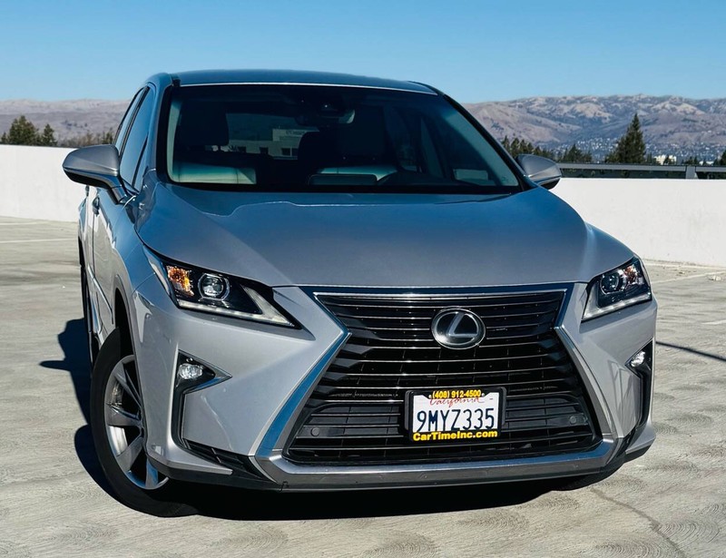 Lexus RX Vehicle Full-screen Gallery Image 02
