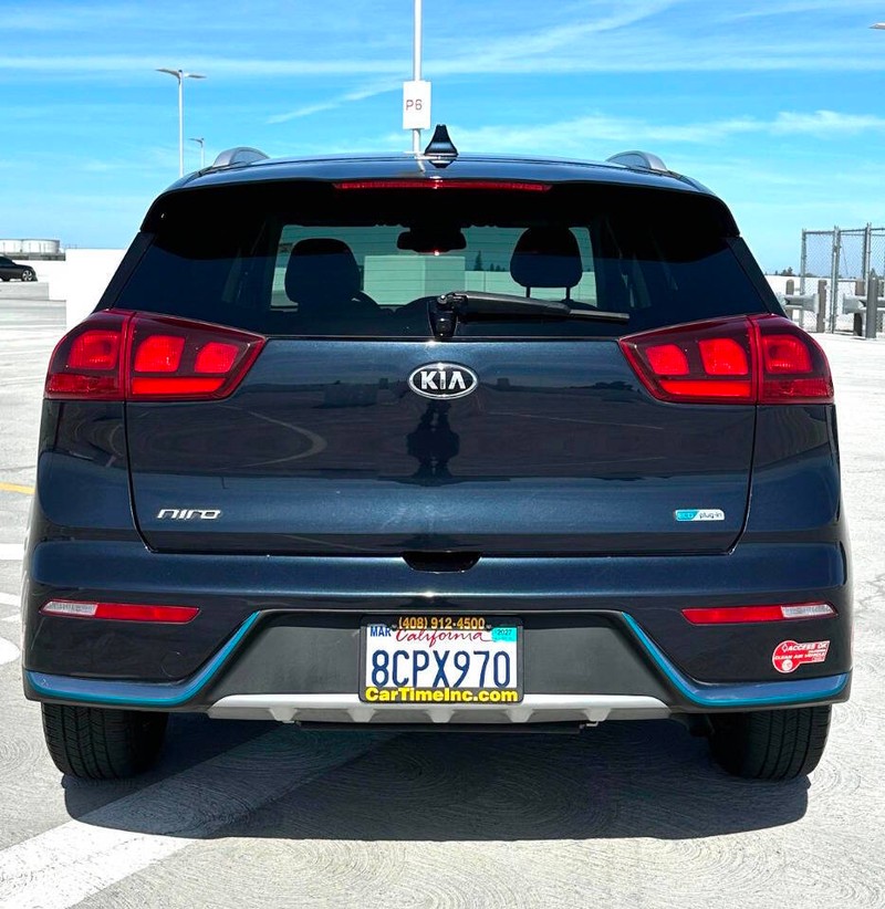Kia Niro Plug-In Hybrid Vehicle Full-screen Gallery Image 06