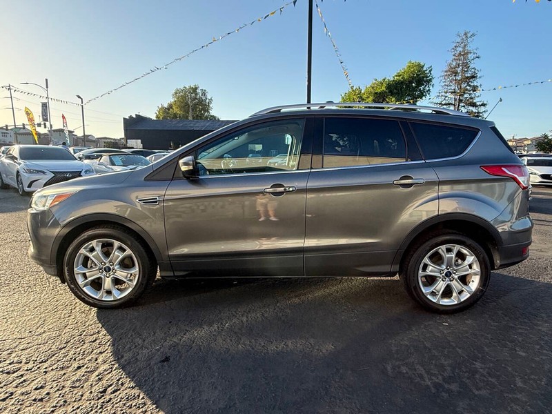 Ford Escape Vehicle Full-screen Gallery Image 02