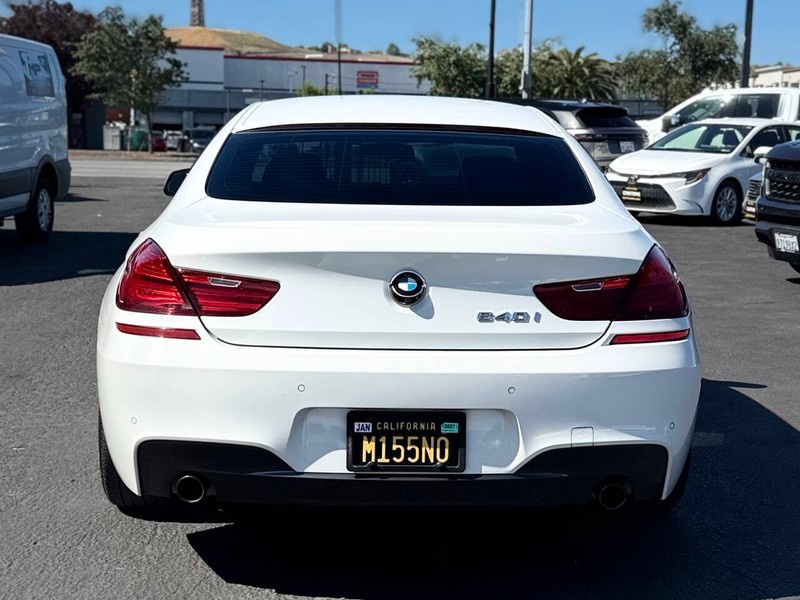 BMW 6 Series Vehicle Full-screen Gallery Image 07