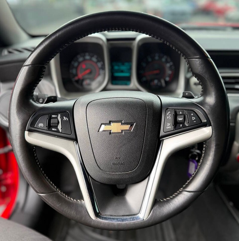 Chevrolet Camaro Vehicle Full-screen Gallery Image 13