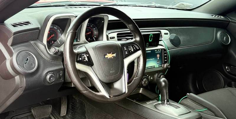 Chevrolet Camaro Vehicle Full-screen Gallery Image 14