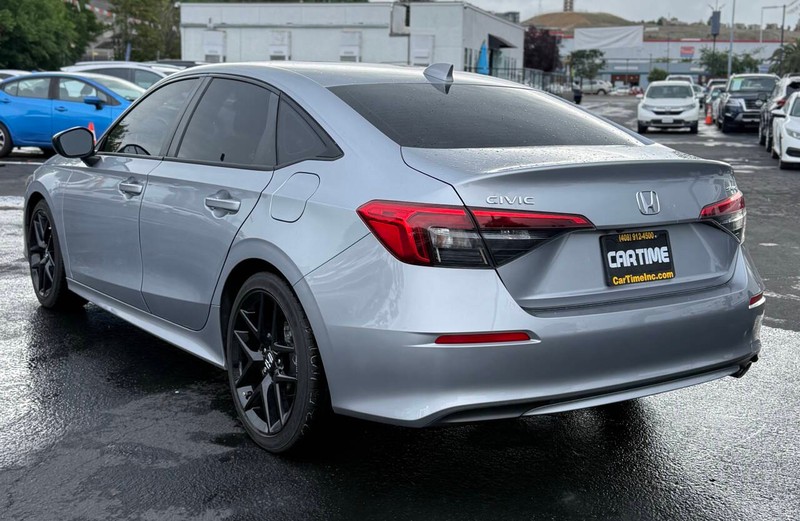 Honda Civic Sedan Vehicle Full-screen Gallery Image 09