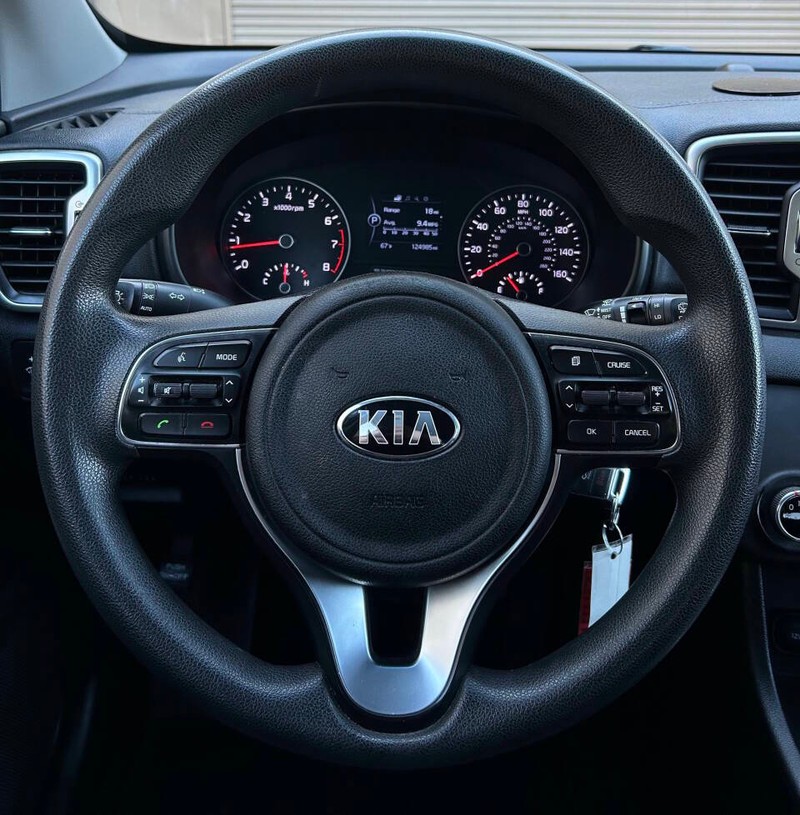 Kia Sportage Vehicle Full-screen Gallery Image 10