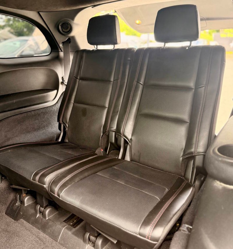 Dodge Durango Vehicle Full-screen Gallery Image 15