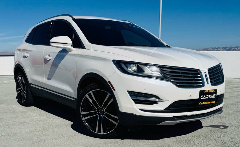 Lincoln MKC Vehicle Full-screen Gallery Image 04