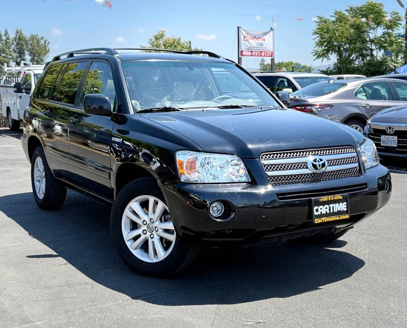 Toyota Highlander Hybrid Vehicle Full-screen Gallery Image 03