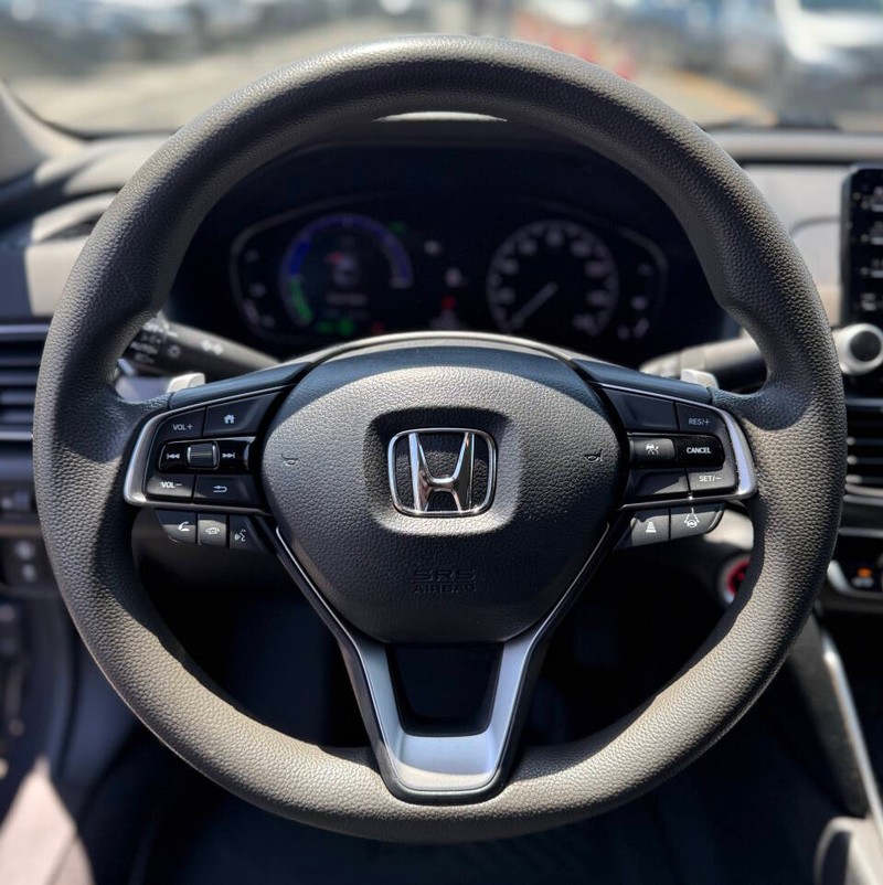 Honda Accord Hybrid Vehicle Full-screen Gallery Image 10