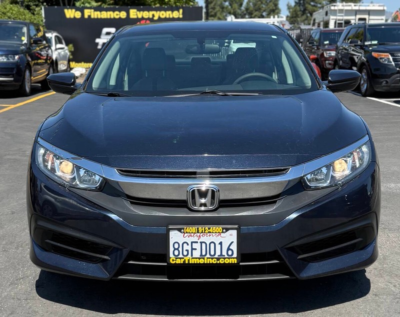 Honda Civic Sedan Vehicle Full-screen Gallery Image 03