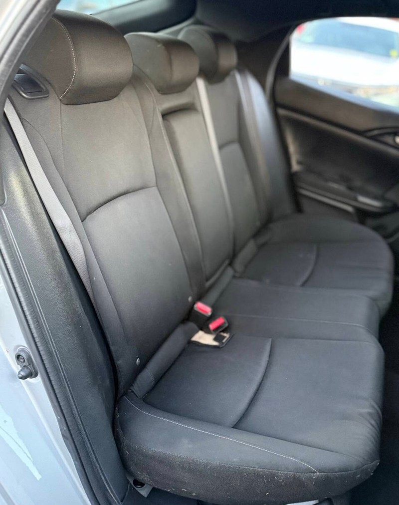 Honda Civic Hatchback Vehicle Full-screen Gallery Image 13