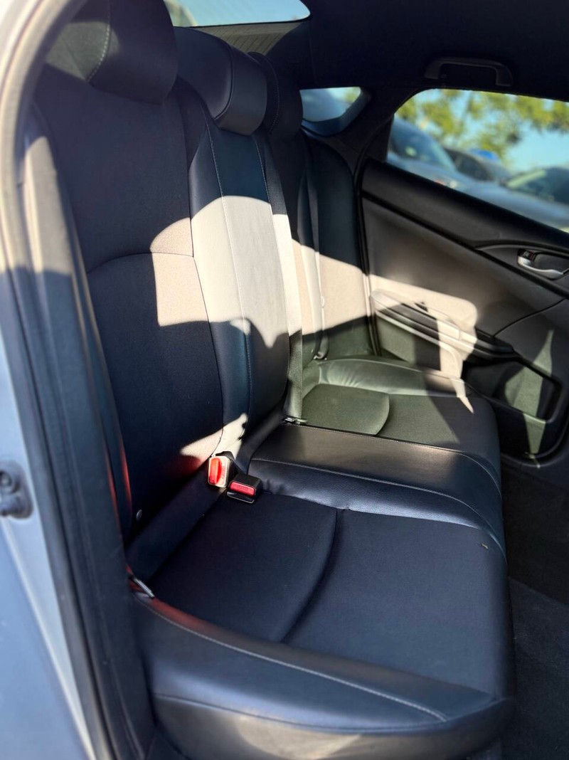 Honda Civic Sedan Vehicle Full-screen Gallery Image 15