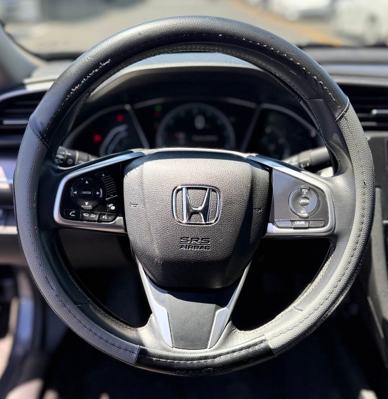 Honda Civic Sedan Vehicle Full-screen Gallery Image 10