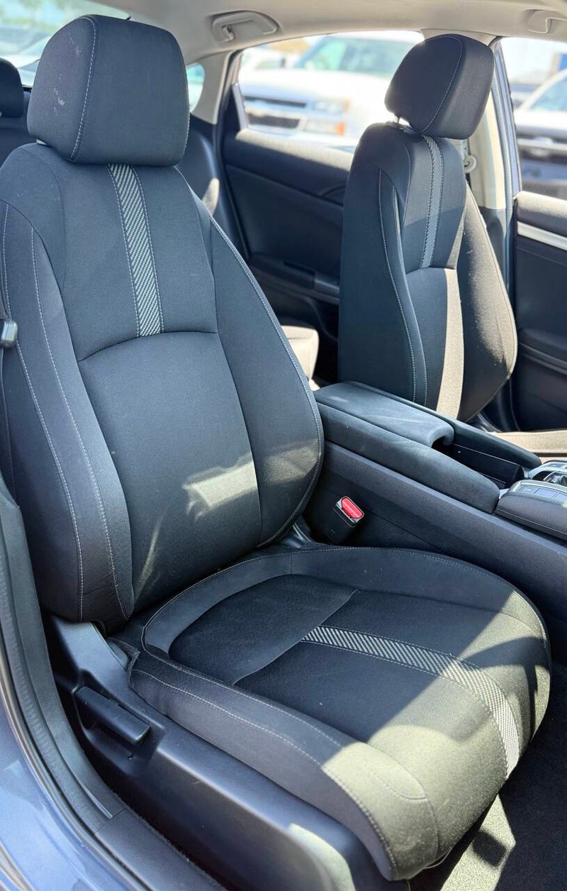 Honda Civic Sedan Vehicle Full-screen Gallery Image 13